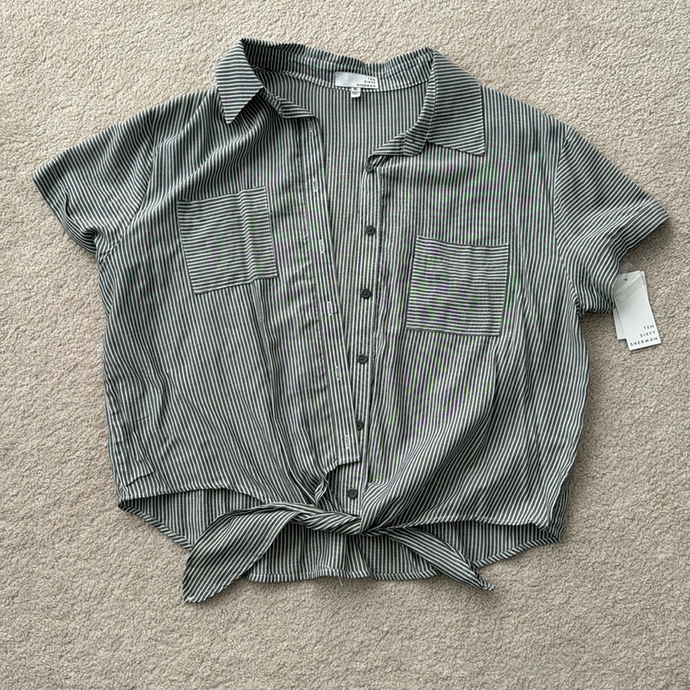 Short Sleeve Button Down Women’s Blouse/Top, Grey/White Stripe